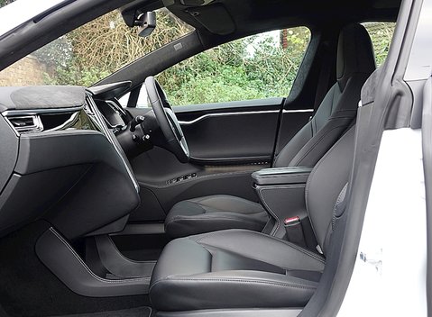 Tesla Model S P85D 18