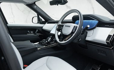 Land Rover Range Rover Sport P400 AUTOBIOGRAPHY 16