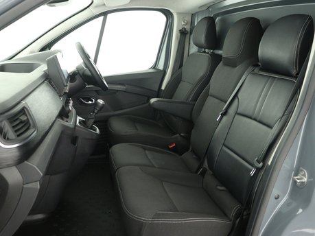 Renault Trafic SL28 Blue dCi 130 Sport 10