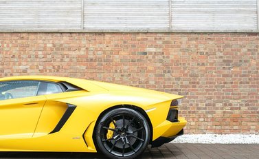Lamborghini Aventador LP700-4 24