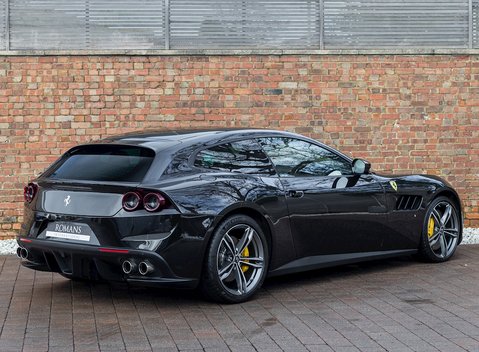Ferrari GTC4 Lusso 7