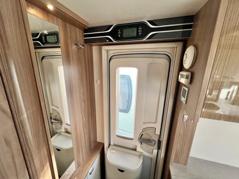 Swift Elegance 480 18