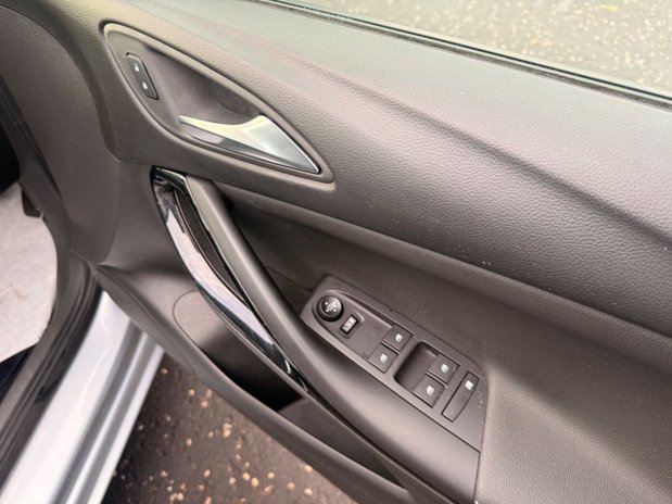 Vauxhall Astra ELITE NAV 13