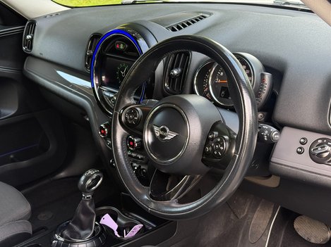 Mini Countryman COOPER D 4