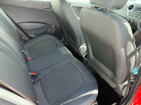 Hyundai i10 SE *ONLY 8,365 MILES* 28