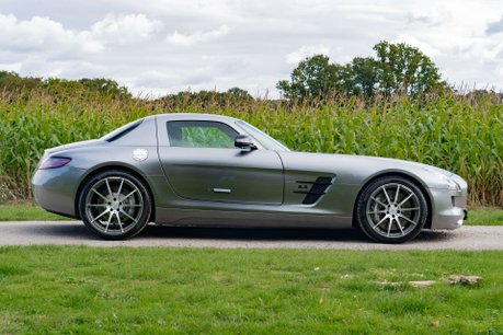 Mercedes-Benz SLS AMG