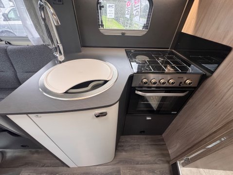 Swift Voyager 594 20