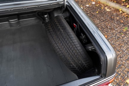 Mercedes-Benz S 280 SE 3.5 Saloon 34