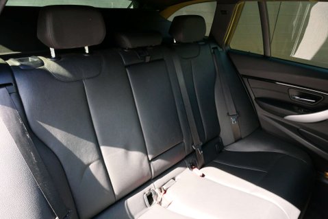 BMW 3 Series 3.0 330d M Sport Auto 5dr 3