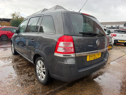 Vauxhall Zafira 1.7 CDTi ecoFLEX Design Euro 5 5dr (SNav) 4