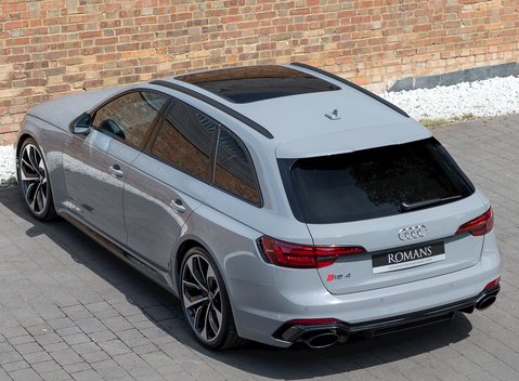 Audi RS4 Avant 9