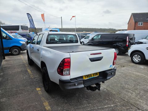 Toyota Hilux ACTIVE 4WD D-4D DCB 4