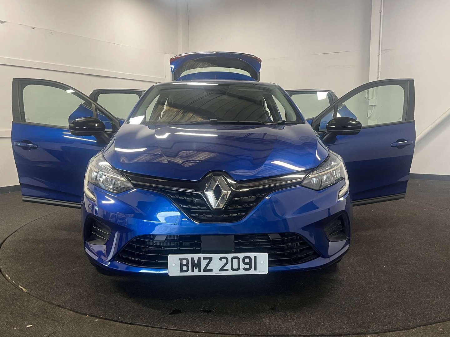2023 Renault Clio — image 7