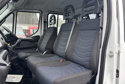 Iveco Daily 70C18D Crew Cab Dropside with Hiab X-Hiduo 062 Crane 3