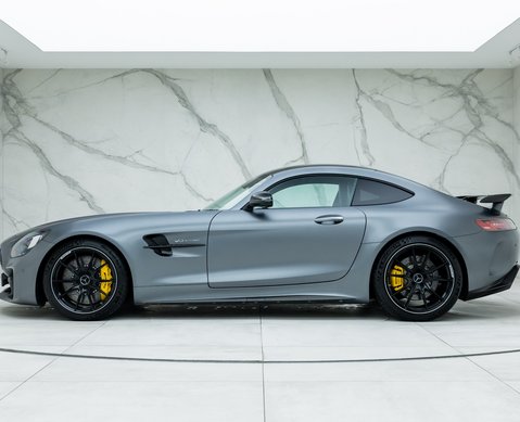Mercedes-Benz AMG GT R Premium 