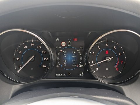 Jaguar XF PORTFOLIO 33