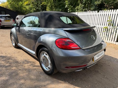 Volkswagen Beetle DESIGN TSI BLUEMOTION TECHNOLOGY DSG 17