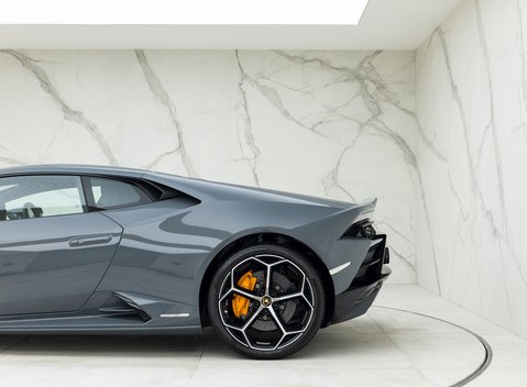 Lamborghini Huracan LP640-4 EVO 22