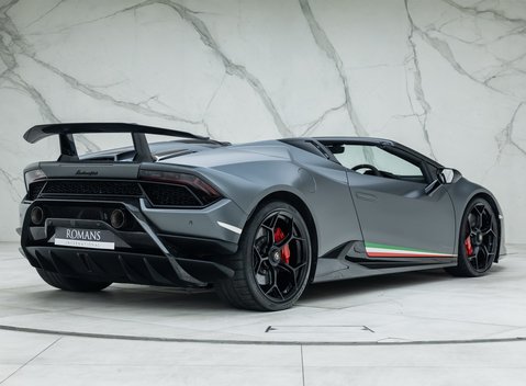 Lamborghini Huracan Spyder LP 640-4 PERFORMANTE 6