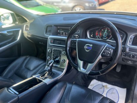 Volvo S60 2.4 S60 SE Luxury Nav D5 Auto 4dr 1