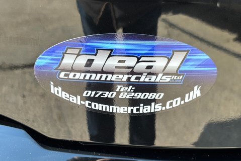 Land Rover Discovery D300 Commercial Dynamic HSE 12