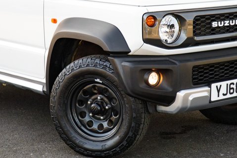 Suzuki Jimny SZ4 11