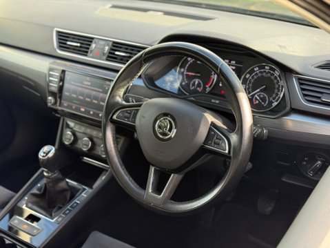 Skoda Superb 2.0 TDI SE L Executive 4WD Euro 6 (s/s) 5dr 27