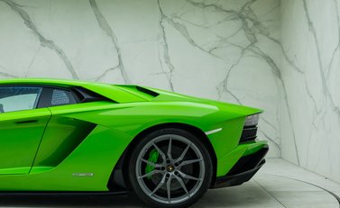 Lamborghini Aventador S LP 740-4 32