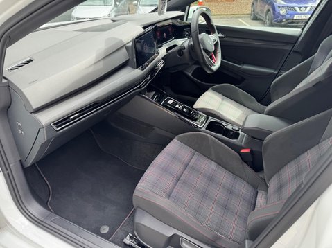 Volkswagen Golf GTI TSI DSG 24