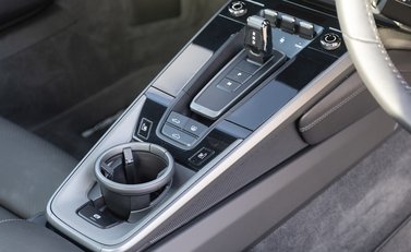 Porsche 911 Carrera 4S (992) 22