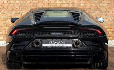 Lamborghini Huracan LP640-4 EVO 5