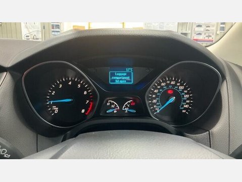 Ford Focus 1.0T EcoBoost Zetec Euro 5 (s/s) 5dr 8