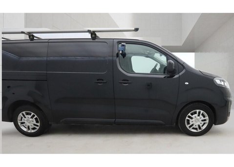 Vauxhall Vivaro 2.0 Turbo D 3100 Sportive Panel Van 6dr Diesel Manual L2 H1 Euro 6 (s/s) (1 8