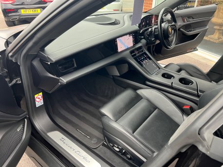 Porsche Taycan 500kW Turbo 93kWh 4dr 32