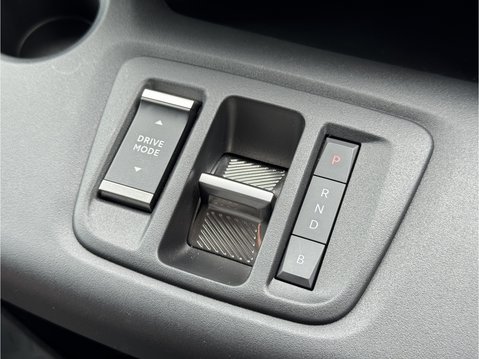 Peugeot Partner 800 100kW 50kWh Professional Premium + Van Auto 23