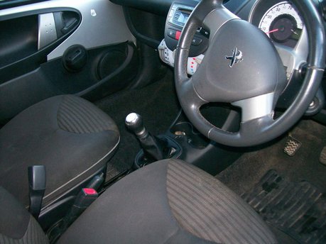 Peugeot 107 ALLURE 5