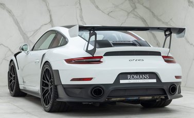 Porsche 911 GT2 RS (991) 4