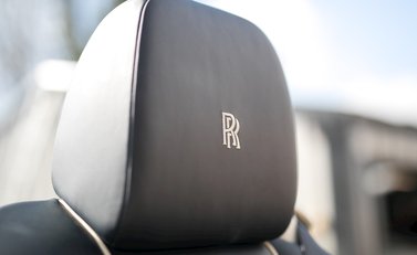 Rolls-Royce Dawn 16