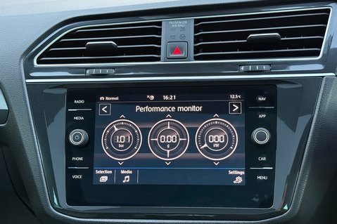 Volkswagen Tiguan R-LINE TECH TDI 4MOTION DSG -TOWBAR -ELECTRIC TAILGATE -KEYLESS -CARPLAY 44