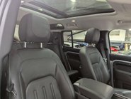 Land Rover Defender 3.0 Defender SE D MHEV Auto 4WD 5dr 52