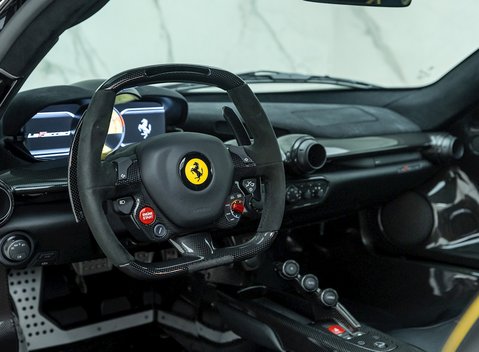Ferrari LaFerrari 11
