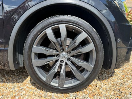 Volkswagen Tiguan 2.0 TDI BlueMotion Tech R-Line DSG 4Motion Euro 6 (s/s) 5dr 15