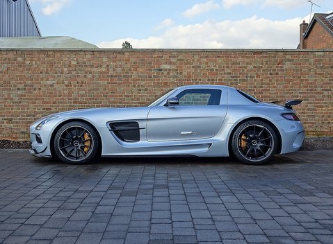 Mercedes-Benz SLS AMG Black Series 11