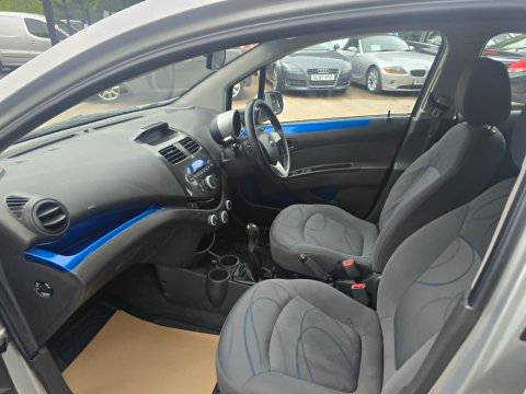 Chevrolet Spark LT 9