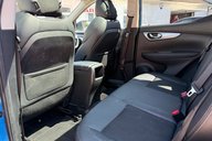 Nissan Qashqai TEKNA DIG-T.. 6 SERVICES.. GLASS ROOF.BOSE.CRUISE CONTROL  37