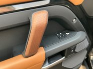 Land Rover Defender X MHEV 52