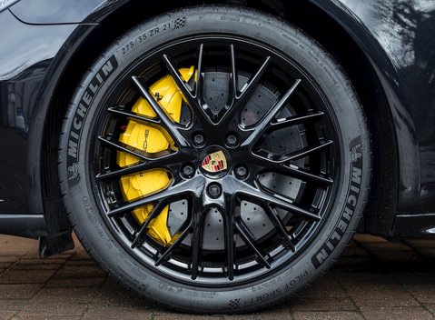 Porsche Panamera Turbo S E-Hybrid Sport Turismo 10