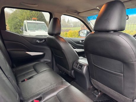 Nissan Navara 2.3 Navara Tekna dCi 4WD 5dr 29