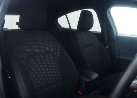 Ford Focus 1.0 Focus ST-Line MHEV Auto 5dr 42