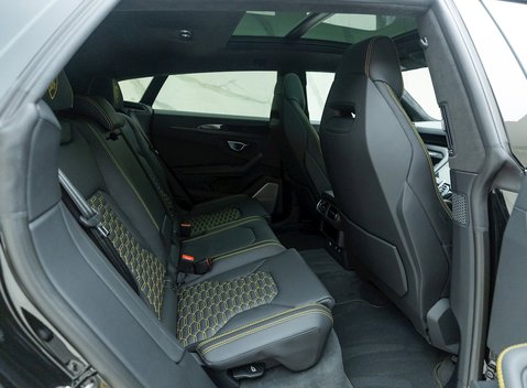 Lamborghini Urus 14